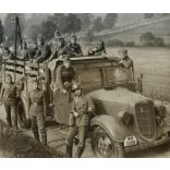 Német Wehrmacht katonák Ford Modell BB katonai teherautóval, egyenruha, 2. világháború, jármű, közlekedés, Horthy-korszak, 1940-es évek, Eredeti fotó, papírkép.  