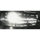 Carlton-Savoy Szálloda, Pozsony, Felvidék, városkép, ünnepi esemény, tömeg az utcán, Horthy-korszak, 1930-as évek, Eredeti fotó, ritka, éjszaka készült papírkép.  méret megközelítőleg (centiméterben): 6 x 11 Használt! Eredeti nagyítás! Nem reprint, 