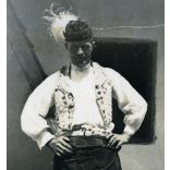 vitéz Soós Lukács helyi népviseletben, Kapuvár, Horthy-korszak, helytörténet, néprajz, Győr-Moson-Sopron megye, 1940. június, 1940-es évek, Eredeti fotó, hátulján feliratozott papírkép.   