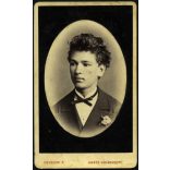 Ciehuski Péter műterme, Marosvásárhely („Maros Vásárhelytt”), Erdély, elegáns fiatal úr portréja, monarchia, 1860-as évek, Eredeti CDV, dombornyomott vizitkártya fotó!   