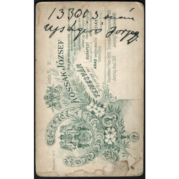 Kossak műterem, Temesvár, Erdély,  elegáns nő hatalmas masnival, monarchia, 1902, 1900-as évek, Eredeti CDV, hátulján feliratozott vizitkártya fotó.   méret megközelítőleg (centiméterben): 6.5 x 10.5  Használt! Eredeti nagyítás! Nem reprint, nem máso