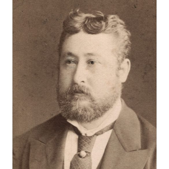 Borsos, Doctor és Varságh műterem, Budapest,  elegáns szakállas férfi nyakkendőben, monarchia, 1870-es évek, Eredeti CDV, vizitkártya fotó.  