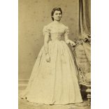 Licskó műterem, Pest,  elegáns nő gyönyörű ruhában, monarchia, 1860-as évek, Eredeti CDV, vizitkártya fotó. 