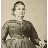 Borsos műterem, Pest, elegáns nő gyönyörű ruhában, monarchia, 1860-as évek, Eredeti CDV, vizitkártya fotó. 