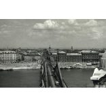 Nagyobb méret, Mező Sándor fotóművész, a Szabadság híd a Gellért fürdőből fotózva, villamos, Duna, jármű, közlekedés, kommunizmus, 1950-es évek, Eredeti fotó, hátulján feliratozott papírkép.  