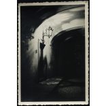 Esterházy palota kapualja, Pozsony, Felvidék, ritka esti felvétel, díszes lámpa, városkép, 1930-as évek, Eredeti fotó, hátulján feliratozott, pecséttel jelzett papírkép.  