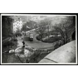   Ikarus autóbusz a szerpentinen, Budapest, romos házak, budai Vár, halászbástya, Víziváros, Hunyadi János út, I. kerület, helytörténet, jármű, közlekedés, kommunizmus, 1950-es évek, Eredeti fotó, papírkép. 