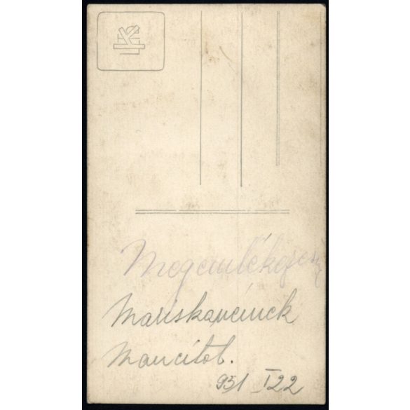 Artistica műterem, Budapest, elegáns nő olvas, Horthy-korszak, 1931, 1930-es évek, Eredeti fotó, hátulján feliratozott papírkép. A műterem csak rövid ideig működött!  