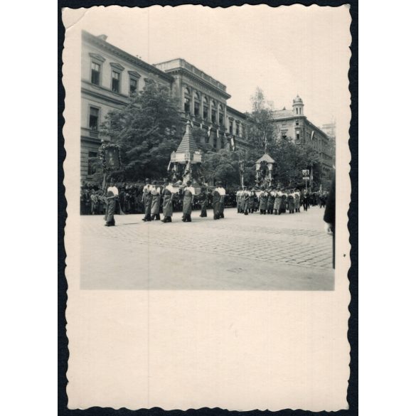 Szent Jobb körmenet, Budapest, Eucharisztikus világkongresszus, Alkotmány utca, egyház, ünnep, Horthy-korszak, 1938, 1930-es évek, Eredeti fotó, papírkép.  