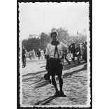 Perui cserkész fiú egyenruhában, Gödöllő, Dzsembori, Jamboree, Horthy-korszak, 1933, 1930-es évek, Eredeti fotó, hátulján feliratozott, nevesített papírkép.   