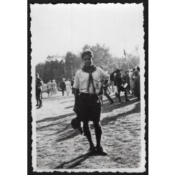   Perui cserkész fiú egyenruhában, Gödöllő, Dzsembori, Jamboree, Horthy-korszak, 1933, 1930-es évek, Eredeti fotó, hátulján feliratozott, nevesített papírkép.   