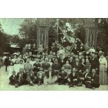 Nagy méret, Húsipari Munkások Szervezete, zászló, foglalkozás, ipartörténet,  kalap, bajusz, monarchia, 1890-es évek, Eredeti kabinetfotó, kartonra kasírozott fotó.  