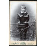 Matz Gusztáv műterme, Igló (Poprád), Felvidék, elegáns kislány matrózblúzban, gyerek, monarchia, 1890-es évek, Eredeti CDV, vizitkártya fotó.  