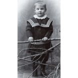 Matz Gusztáv műterme, Igló (Poprád), Felvidék, elegáns kislány matrózblúzban, gyerek, monarchia, 1890-es évek, Eredeti CDV, vizitkártya fotó.  