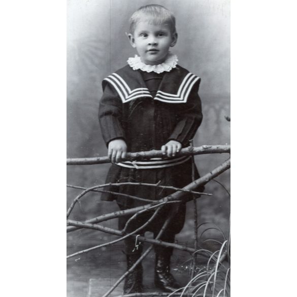 Matz Gusztáv műterme, Igló (Poprád), Felvidék, elegáns kislány matrózblúzban, gyerek, monarchia, 1890-es évek, Eredeti CDV, vizitkártya fotó.  