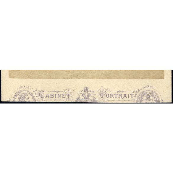 Borsos Jósef műterme, Pest, gyönyörű nő elegáns ruhában, virág, medál, különös haj, legyező, monarchia, 1860-as évek, Eredeti korai kabinetfotó, alja vágott.  