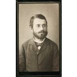 Dévald műterem, Keszthely, elegáns szakállas férfi portréja, cvikker, szemüveg, monarchia, 1880-as évek, Eredeti CDV, hátulján szignózott, aláírt vizitkártya fotó. 