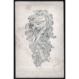 Ismeretlen alkalmi (vásári?) műterem, elegáns nők és bajuszos férfi, kalap, ernyő, retikül, monarchia, 1900-as évek, Eredeti CDV, vizitkártya fotó díszes szecessziós dombornyomott karton.  