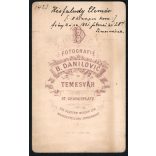 B. Danilovic műterme, Temesvár, Erdély,  Kisfaludy Elemér 8 hónapos korában, gyerek, hintaszék, monarchia, 1881, 1880-as évek, Eredeti CDV, hátoldalán feliratozott vizitkártya fotó. 