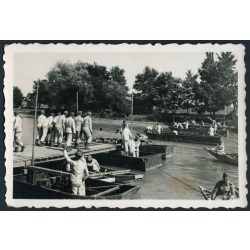   Magyar katonák pontonhidat építenek, egyenruha, 2. világháború, közlekedés, Horthy-korszak, 1940-es évek, Eredeti fotó, papírkép.   