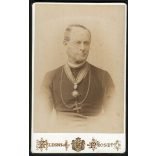 Zelesny Károly műterme, Pécs, katolikus egyházi méltóság portréja, érdemrend, kitüntetés, monarchia, 1880-as évek, Eredeti CDV, vizitkártya fotó.  