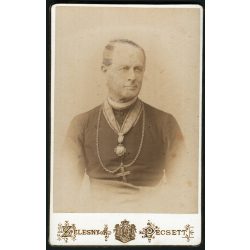   Zelesny Károly műterme, Pécs, katolikus egyházi méltóság portréja, érdemrend, kitüntetés, monarchia, 1880-as évek, Eredeti CDV, vizitkártya fotó.  