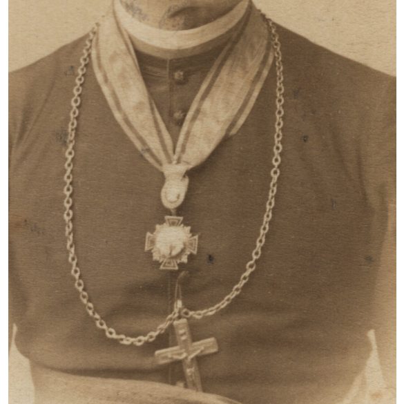 Zelesny Károly műterme, Pécs, katolikus egyházi méltóság portréja, érdemrend, kitüntetés, monarchia, 1880-as évek, Eredeti CDV, vizitkártya fotó.  