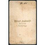 Milan Joanovich műterme, Belgrád, Szerbia,  elegáns bajuszos úr portréja, K.u.K. 13. CORPS-COMMANDO feliratú szárazbélyegzővel, monarchia, 1880-as évek, Eredeti CDV, vizitkártya fotó szárazbélyegzővel. 