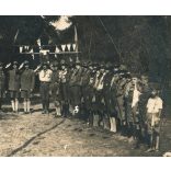 284-es számú Szent Korona Cserkészcsapat, Budapest, (Külső Váci úti római katolikus plébánia), tábor, egyenruha, zászló, trombita, XIII. kerület,  Horthy-korszak, 1929, 1920-as évek, Eredeti, bélyegzővel jelzett fotó, papírkép, felületén sérülések.  