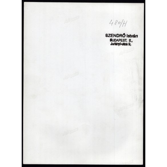 Nagyobb méret, Szendrő István fotóművészeti alkotása, a Farkasréti temető Keresztes Szent János temetőkápolnája, Budapest, a kápolna elpusztult a 2. világháborúban, 1930-as évek. Eredeti, pecséttel jelzett fotó, papírkép, Agfa Brovira papíron. Dekorá