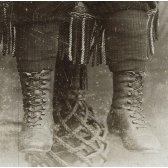 Perucki Simon műterme, Kalocsa, kisfiú sapkában, sétapálcával, monarchia, 1870-es évek, Eredeti CDV, vizitkártya fotó.  