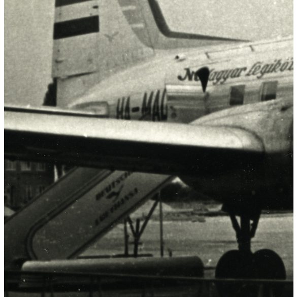 HA-MAC magyar felségjelű IL-14 repülőgép, Kelet-Németország, jármű, közlekedés, kommunizmus, Magyar Légiközlekedési Vállalat, 1950-es évek, Eredeti fotó, papírkép.  