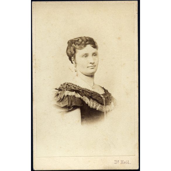 Ritka! Dr. Heid műterme, Pest, elegáns nő portréja, gyönyörű haj, monarchia, 1867, 1860-as évek, Eredeti CDV, vizitkártya fotó.  
