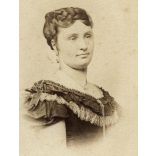 Ritka! Dr. Heid műterme, Pest, elegáns nő portréja, gyönyörű haj, monarchia, 1867, 1860-as évek, Eredeti CDV, vizitkártya fotó.  