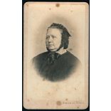 Ereös et Sinic műterem, elegáns hölgy portréja, főkötő, monarchia, 1860-as évek, Eredeti CDV, vizitkártya fotó. 