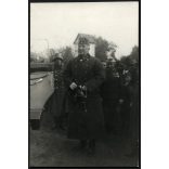 József főherceg a Hősi Emlékmű avatására érkezik, Kisbér, egyenruha, Horthy-korszak, 1933. 11. 01., 1930-as évek, Eredeti fotó, papírkép, hátulján ragasztásnyomok.  