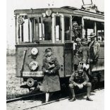 Villamosszerelvény a Nagyerdő felé, Debrecen, utasok, reklám, villamos, jármű, közlekedés, sport, Horthy-korszak, 1930-as évek, Eredeti fotó, papírkép.