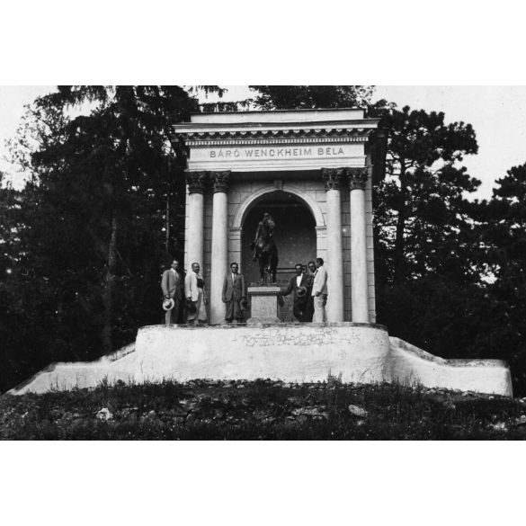 Báró Wenckheim Béla lovasszobra, Kisbér, Fadrusz János, mezőgazdaság, lótenyésztés, kultúra, Horthy-korszak, 1930-as évek, Eredeti fotó, papírkép. 