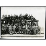 Villamosszerelvény a Nagyerdő felé, Debrecen, villamos, jármű, közlekedés, úri társaság, vicces, katona, egyenruha, Horthy-korszak, 1930-as évek, Eredeti fotó, papírkép. 