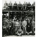 Villamosszerelvény a Nagyerdő felé, Debrecen, villamos, jármű, közlekedés, úri társaság, vicces, katona, egyenruha, Horthy-korszak, 1930-as évek, Eredeti fotó, papírkép. 