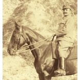 Magyar, K.u.K. katona egyenruhában, lóháton, 1. világháború, 1918, 1910-es évek, Eredeti fotó, hátulján feliratozott papírkép, Szatmárnémetibe címezve.  