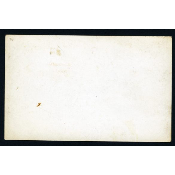 Tabán, Holdvilág utca, Budapest, régi házak, sikátor belbudán, sétáló úrral, várostörténet, Horthy-korszak 1930-as évek, Eredeti fotó, papírkép.   méret megközelítőleg (centiméterben): 9 x 14 Használt! Eredeti nagyítás! Nem reprint, nem másolat. Nem 