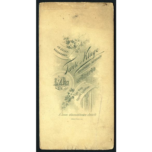 Fantó és Kluge műterem, GYŐNGYŐS (Gyöngyös), elegáns karcsú nő gyönyörű ruhában, különös háttér, kesztyűben, virágokkal, monarchia, 1890-es évek, Eredeti kabinetfotó.  