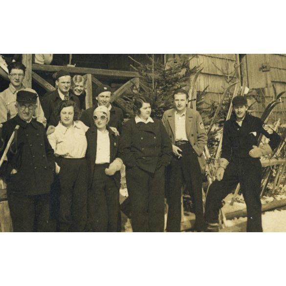 Lajos menedékház Kassa környékén, Felsőtőkés, Felvidék, úri társaság, vendéglátás, turizmus, kirándulók, Horthy-korszak, 1930-as évek, Eredeti fotó, papírkép.  