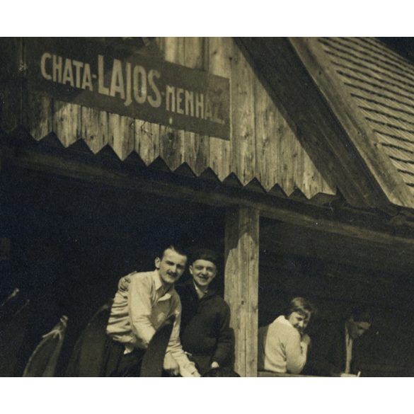 Lajos menedékház Kassa környékén, Felsőtőkés, Felvidék, úri társaság, vendéglátás, turizmus, kirándulók, Horthy-korszak, 1930-as évek, Eredeti fotó, papírkép.  