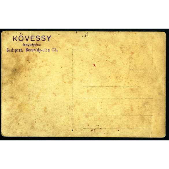Kövessy fényképész, Budapest, betegek, sebesültek egy kórház udvarán, 1. világháború, monarchia, 1910-es évek, Eredeti fotó, papírkép, kisebb törésnyomokkal.