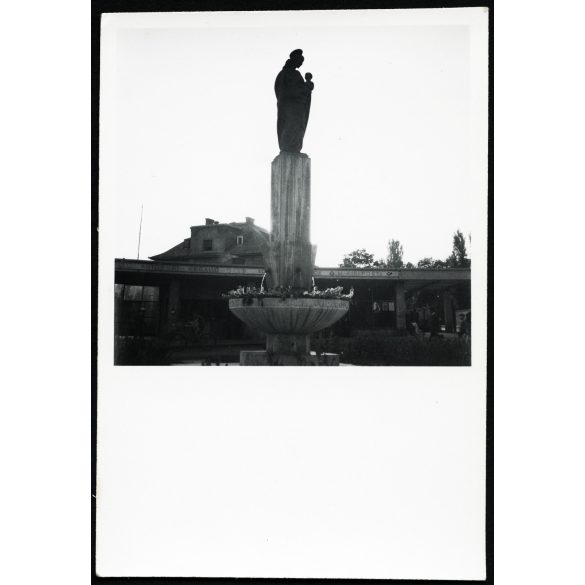 Madonna kis Jézussal szobor, Budapest, Pasaréti tér, buszmegálló, posta, feliratok, helytörténet, Horthy-korszak, 1930-as évek, Eredeti fotó, papírkép.  