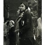 Sétáló nők és férfiak, Debrecen, Halász Nándor ékszerész kirakata, reklám, üzlet, kirakat, utcakép,  Horthy-korszak, helytörténet, 1930-as évek, Eredeti fotó, papírkép. 