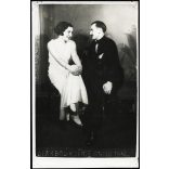 Singer Ernő fotográfus, diákbál, Kassa (Kosice), Felvidék, elegáns pár egymásra nézve, Horthy-korszak, 1932, 1930-es évek, Eredeti fotó, pecséttel jelzett papírkép.   