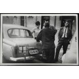 Oktató gépkocsi tanulóvezető táblával, BA-06-98 rendszámmal, Moszkvics autó, jármű, közlekedés, szocializmus, Magyarország, 1960-as évek, Eredeti fotó, papírkép.  